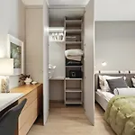 Castle-side Luxury On Danube River Bank,free Parking Apartment *