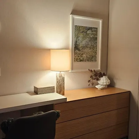 Castle-side Luxury On Danube River Bank,free Parking Lägenhet Bratislava