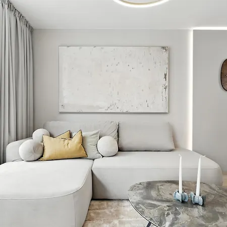 Castle-side Luxury On Danube River Bank,free Parking Apartamento *