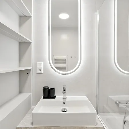 Apartamento Castle-side Luxury On Danube River Bank,free Parking