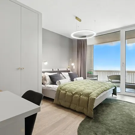 Castle-side Luxury On Danube River Bank,free Parking Lägenhet Bratislava