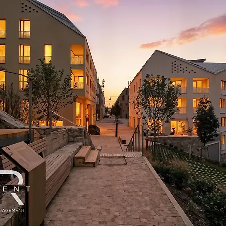 Apartamento Castle-side Luxury On Danube River Bank,free Parking *