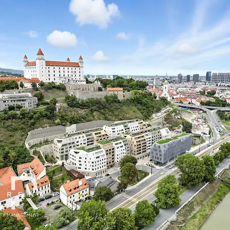 Apartamento Castle-side Luxury On Danube River Bank,free Parking Bratislava