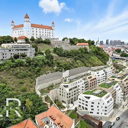 Castle-side Luxury On Danube River Bank,free Parking Apartmán Bratislava