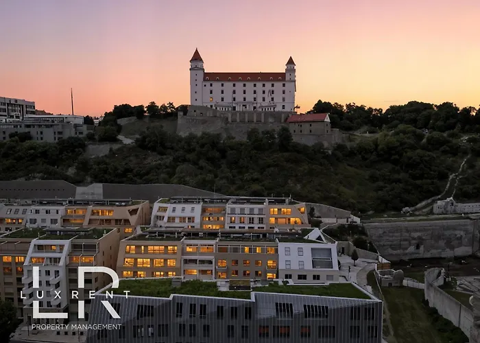 Appartement Castle-side Luxury On Danube River Bank,free Parking Bratislava