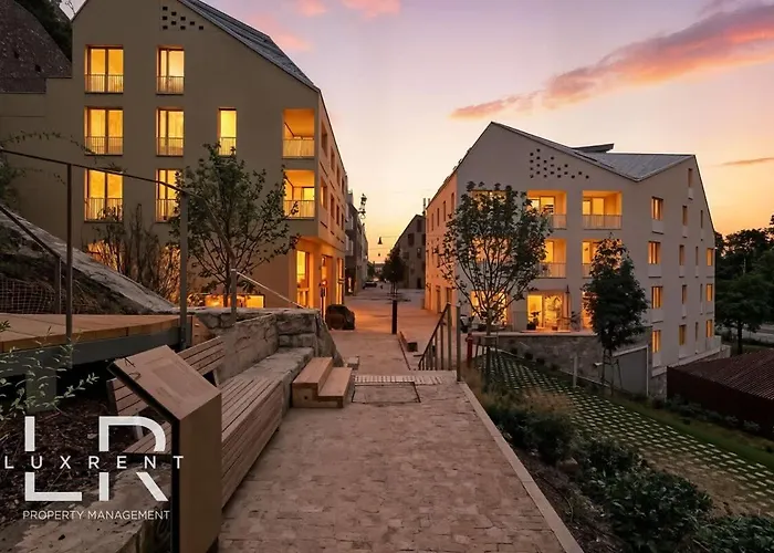 Castle-side Luxury On Danube River Bank,free Parking Appartement Bratislava