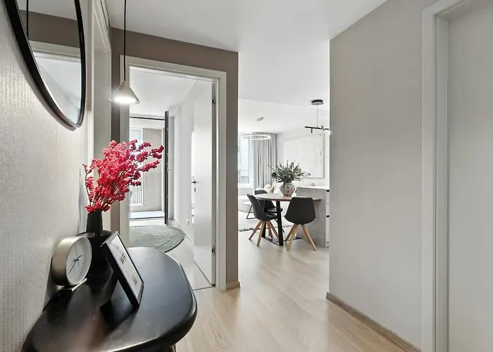 Castle-side Luxury On Danube River Bank,free Parking Appartement Bratislava