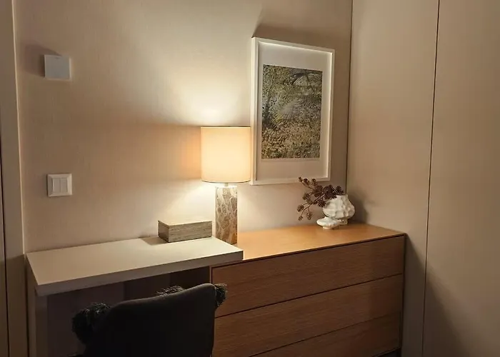 Castle-side Luxury On Danube River Bank,free Parking