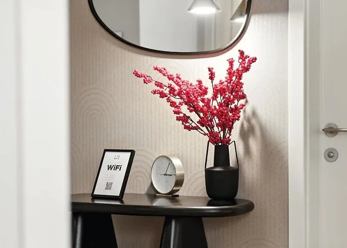 Castle-side Luxury On Danube River Bank,free Parking