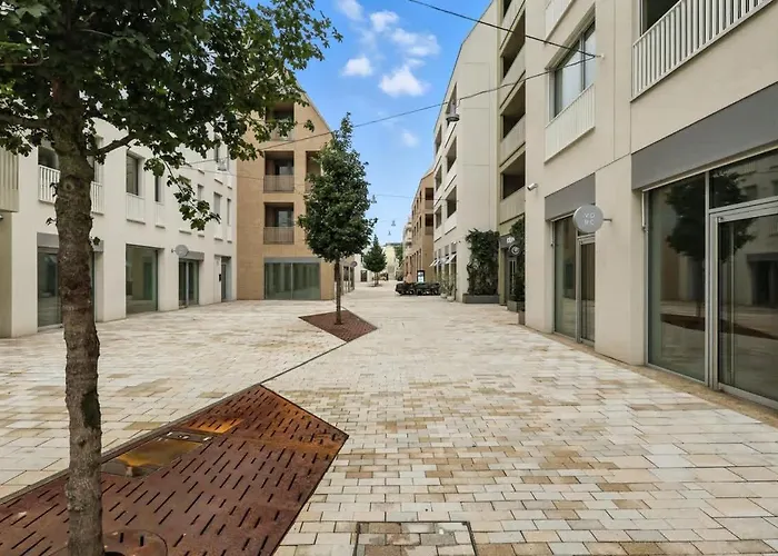 Apartment Castle-side Luxury On Danube River Bank,free Parking Bratislava