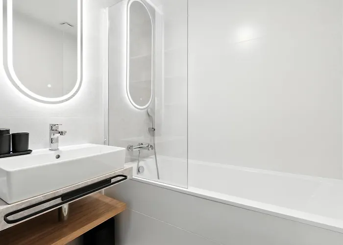 Castle-side Luxury On Danube River Bank,free Parking * Bratislava