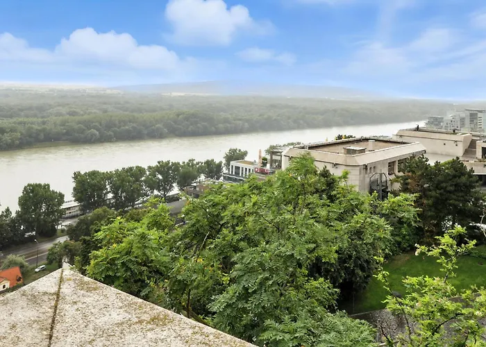 Castle-side Luxury On Danube River Bank,free Parking Apartment Bratislava