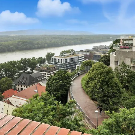 Apartment Castle-side Luxury On Danube River Bank,free Parking Bratislava