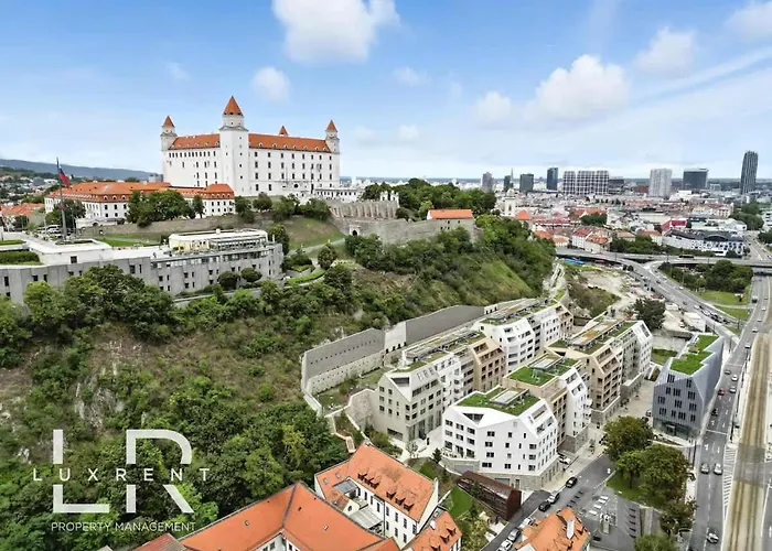 Castle-side Luxury On Danube River Bank,free Parking *