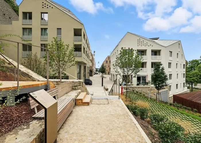 Castle-side Luxury On Danube River Bank,free Parking