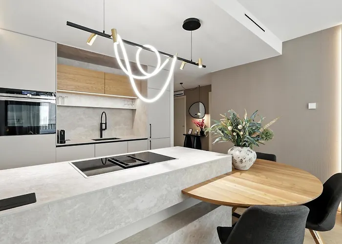 Apartament Castle-side Luxury On Danube River Bank,free Parking