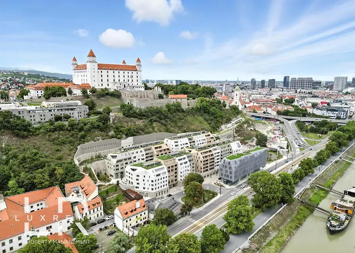 Castle-side Luxury On Danube River Bank,free Parking * Bratysława