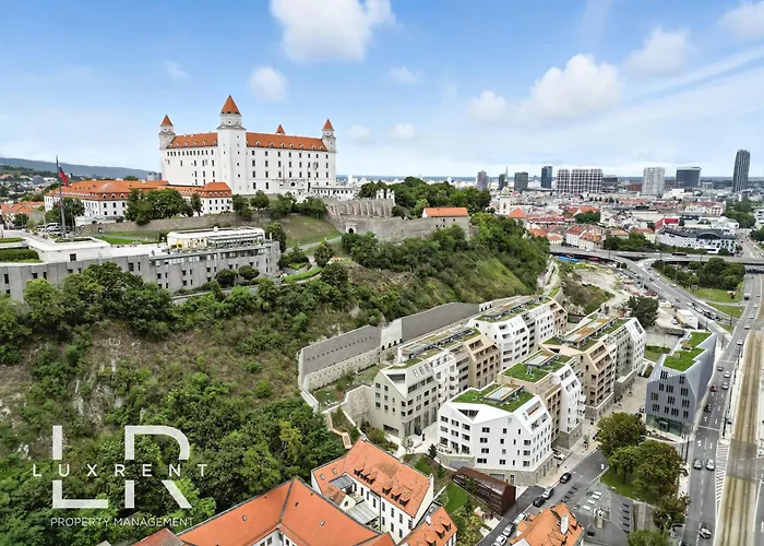 Castle-side Luxury On Danube River Bank,free Parking *